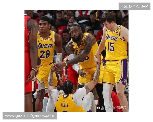 《NBA季后赛激战正酣 詹姆斯带领湖人挺进总决赛决胜局》