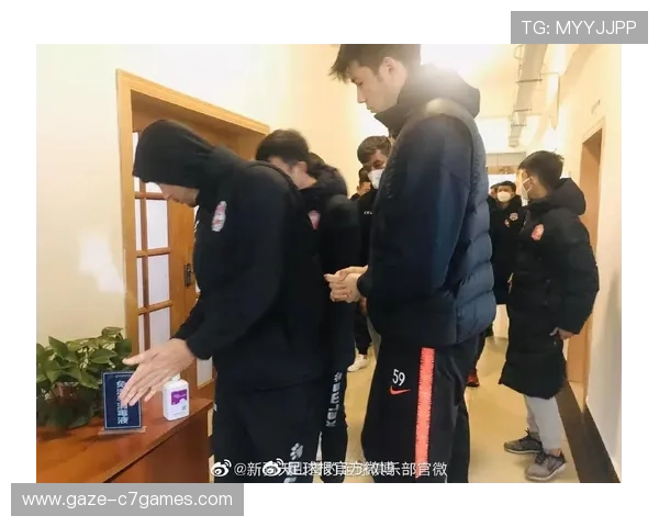 博尔顿俱乐部最新动态：赛季目标、球员伤情与转会动态全解析