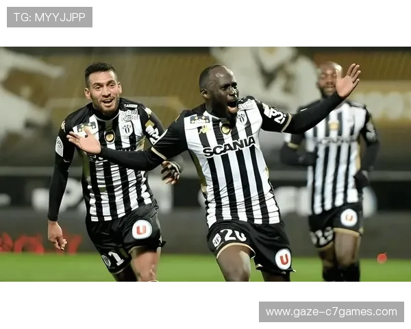 昂热俱乐部历史沿革与发展成就全景解析 昂热俱乐部历史沿革与发展成就全景解析