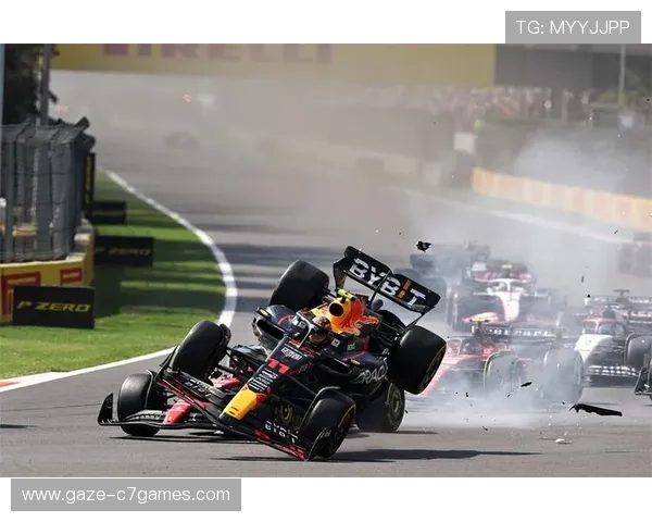 F1新赛季揭幕战精彩回顾 汉密尔顿夺冠维斯塔潘紧追其后