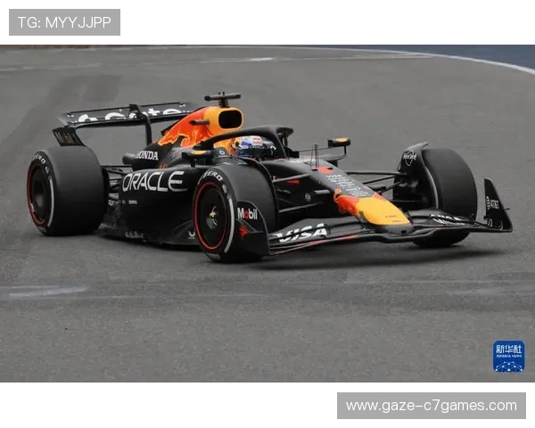 F1赛季最新动态：车队阵容调整引发关注，红牛与梅赛德斯对决再升级