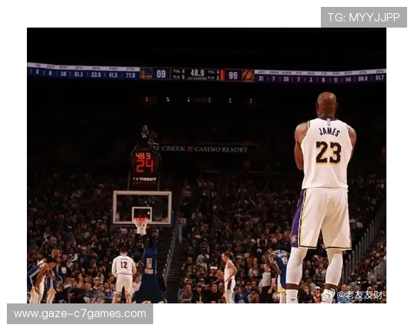湖人詹姆斯关键三分助队逆转勇士赛季首胜全场沸腾